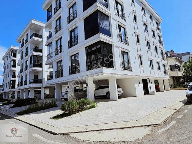 Cumhuriyet Mah Sitede 125m2 Sıfır Denize Çok Yakın 4. Kat Daire