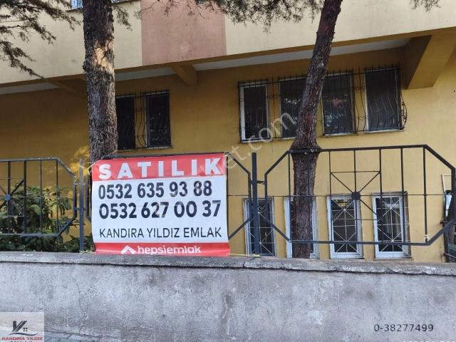 Cumhuriyet Mah.sitede 3+1 125 M2 Yüksek Giriş A.otopark Görevli