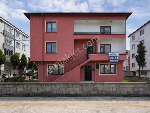 Cumhuriyet Mahallesi Mustakil Bahçeli Kiralık Daire