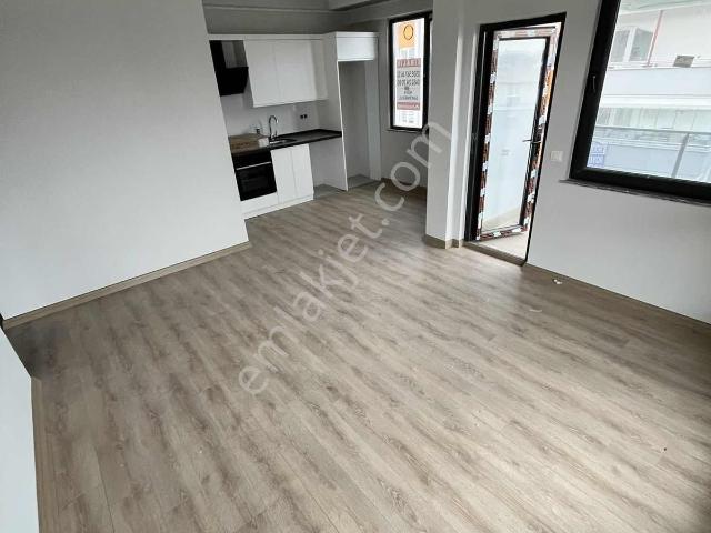 Cumhuriyet Mahallesi Sahil Mevkii Satılık 2 + 1 Daire