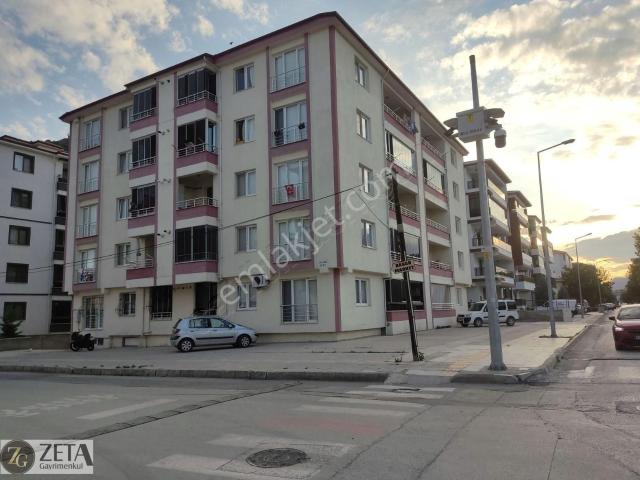 Cumhuriyet Mahallesi'nde 2+1 Satılık Ara Kat Daire