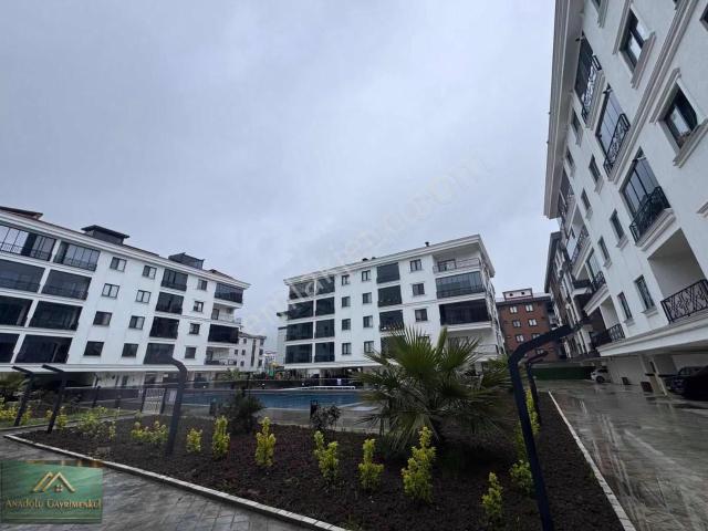 Cumhuriyet Mahallesinde Gülbahçe Konaklarında 3+1 135m2 Daire