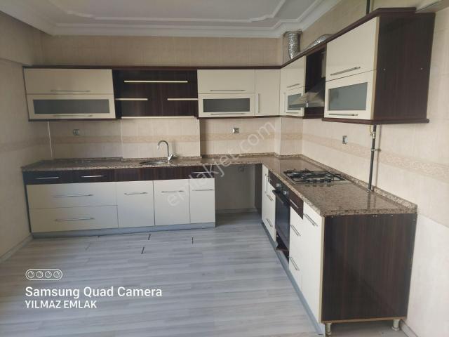 Cumhuriyet Mahallesinde Kiralık Doğalgazlı 3+1 Daire