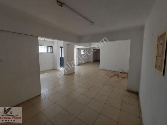Cumhuriyet Mahallesi'nde Kiralık: 110 M² Depo Veya Ofis & Buro