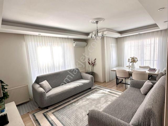 Cumhuriyet Mahallesinde Site İçi 2+1 Satılık Daire