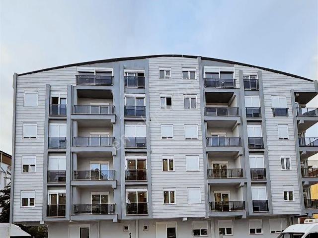 Cumhuriyet Mh Havuz k.otopark arakat Şehrin Merkezinde Lüx Daire