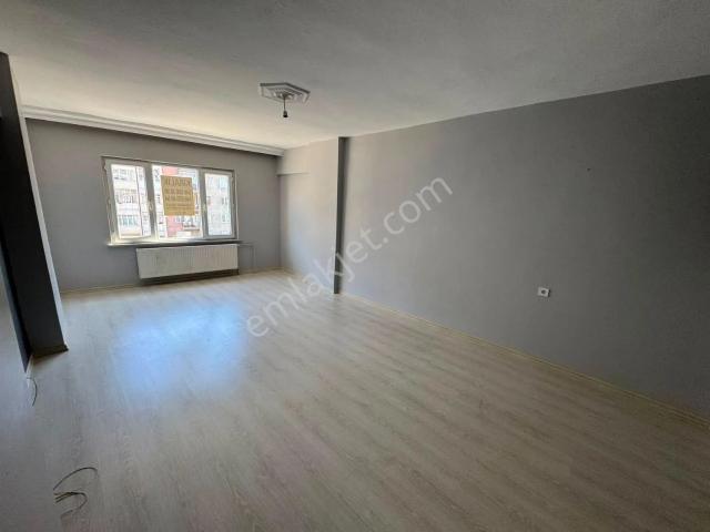 Cumhuriyet Blv Üzeri Adliye Yanı Arakat Asnsör 3+1 Kiralık Kk 13