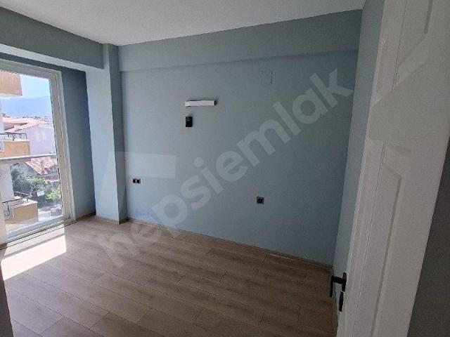 Cumhuriyet Caddesinde 2+1 Ofis
