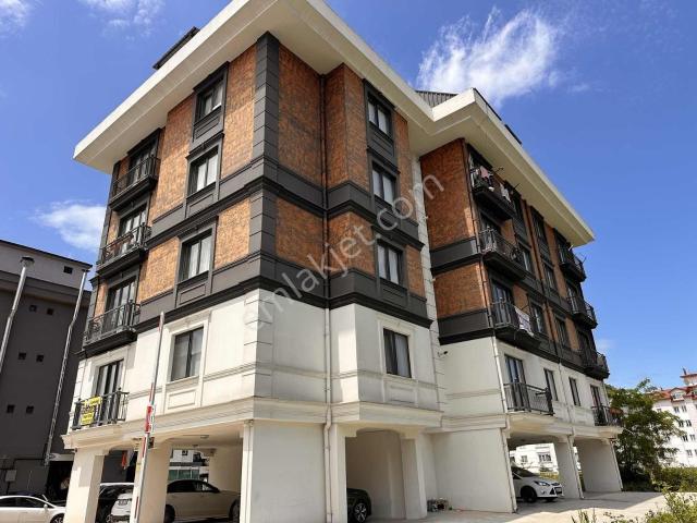 Cumhuriyet Deniz Tarafı Otoparklı Lüx 2+1 Satılık Daire