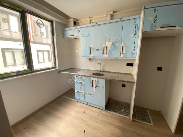 Cumhuriyet Final Okulu Arkasında 50m2 1+1 4.kat Satılık Daire