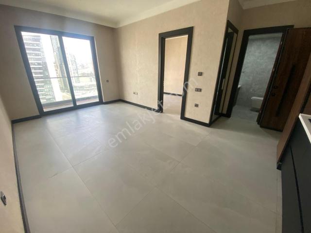 Cumhuriyet Gayrimenkulden 1+1 Üniversite Yakını Kiralık Daire