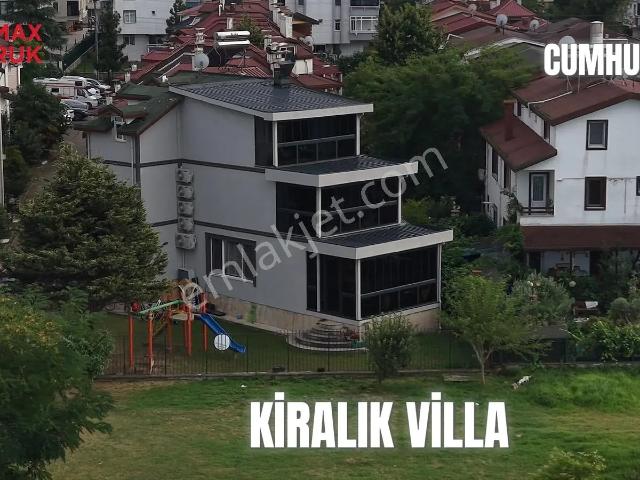 Cumhuriyet'te Denize Sıfır Kiralık Tripleks Villa | 4+1