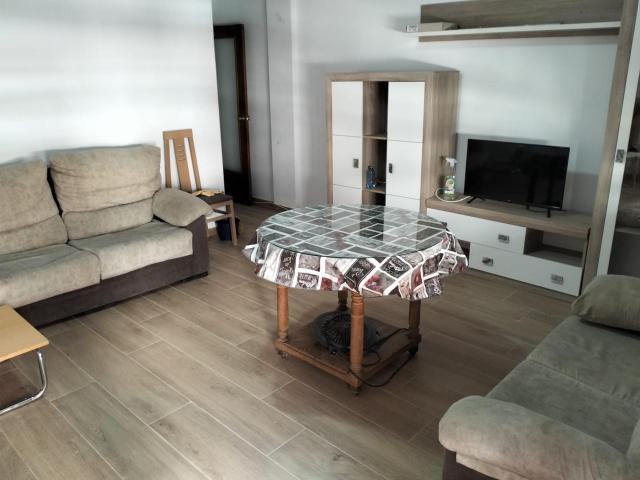 Cuatro dormitorios con garaje
