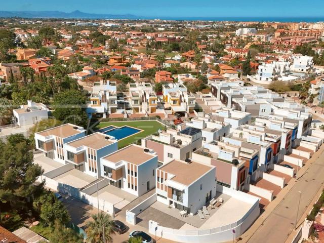 Cuatro villas. Cuatro posibilidades. Un estilo de vida. 152m² Dénia