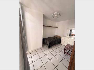 Cuarto amueblado baño privado para mujeres y hombres