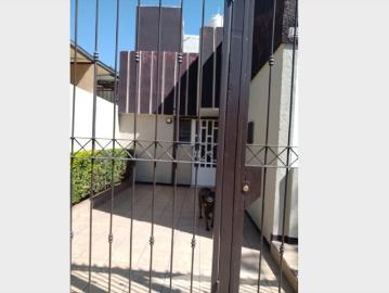 Cuarto amueblado con entrada independiente, con baño cocina patio y cochera Mezquitán Country