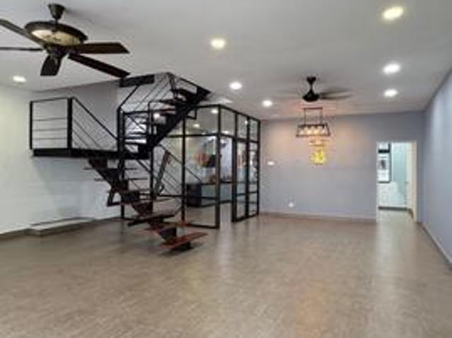 Cube 176 Bandar Pulai Jaya Renovated Unit Double Storey Facing South