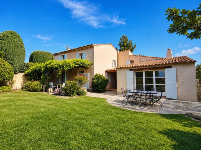 Cucuron, environnement exceptionnel, Mas, piscine et vue, s. 230m² Cucuron