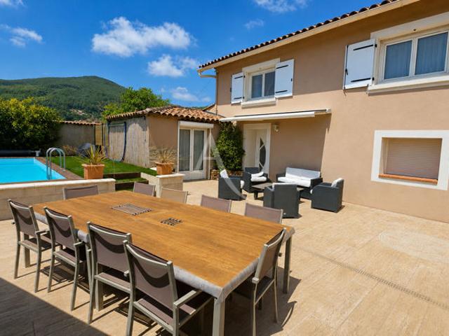 CUERS VILLA DE TYPE 4 avec T2 Independant, Piscine