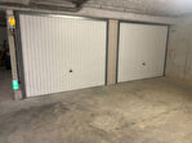 Cuers Location Parking / Garage 83