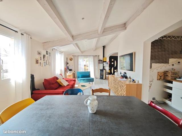 Cuers – Maison provençale moderne 133 m² avec piscine, suite parentale, garage et annexe