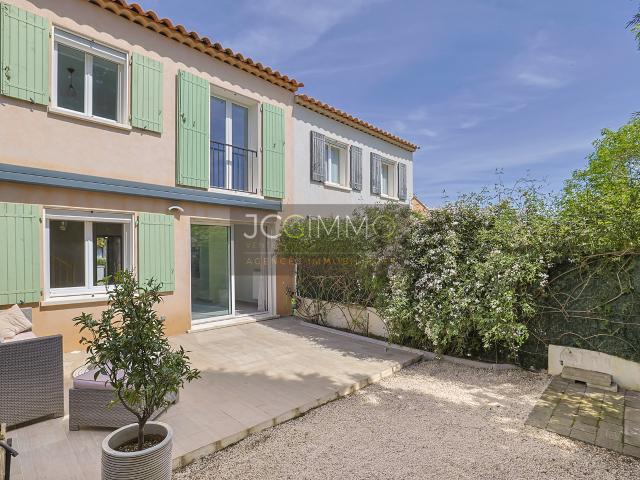 CUERS PAS REDON: MAISON T4 2014 83 m2 + GARAGE + 2/3 PLACES DE SATIONNEMENT PRIVATIVES