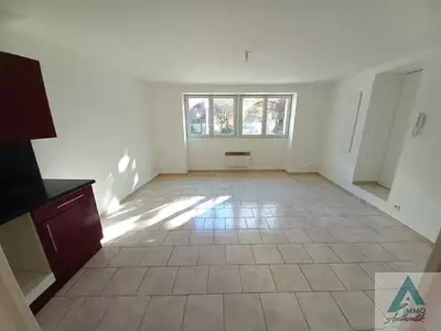 Cuges les Pins 13780 Location appartement 3 pièces t3