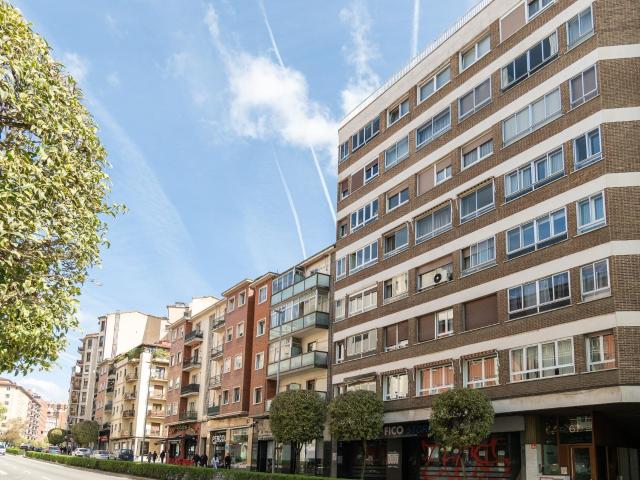 CUIDADA VIVIENDA EN AVENIDA ZARAGOZA