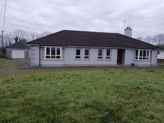 Culliaghmore, Ballinasloe, Feevagh, Co. Roscommon, H53P6A2 is.