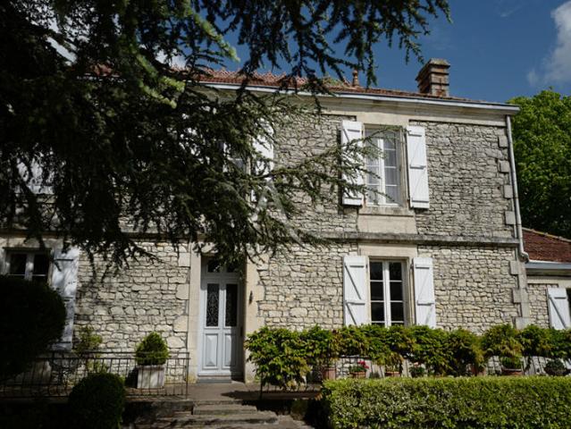 Curzon maison de caractère 8 pièces
