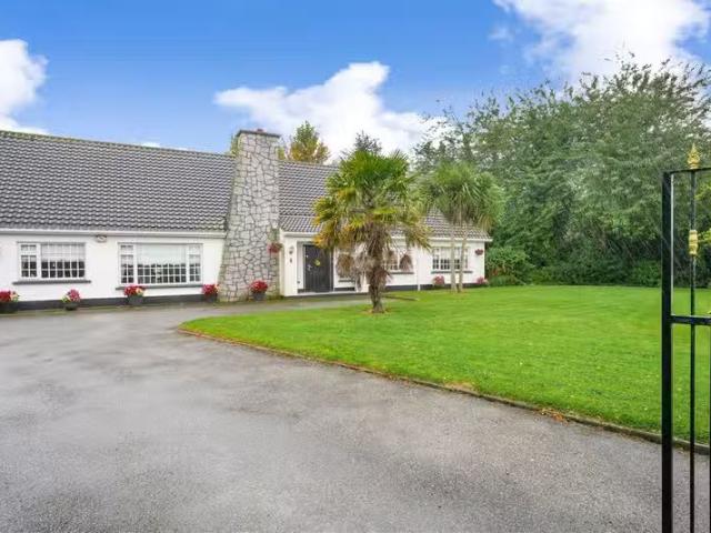 Curraghchase, Peamount Road, Newcastle, Co. Dublin D, D22 XK15