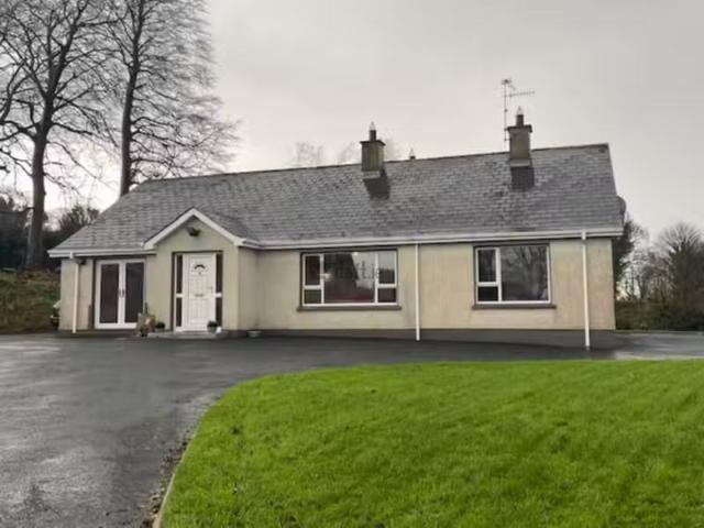 Curraghalane, Lifford, Co. Donegal is for rent