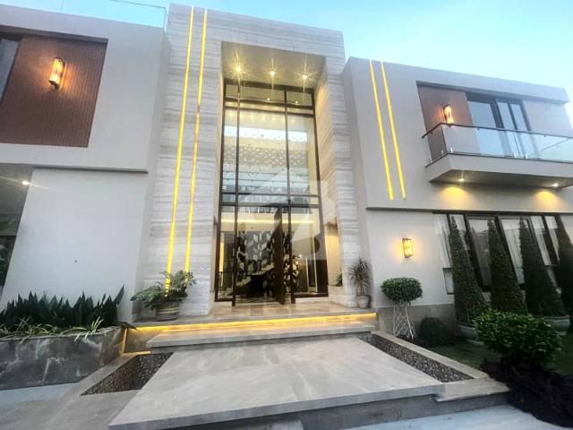 Custom Built Having The Comforts Of A Modern Life Style 1000 Yards Bungalow For Sale In Dha Phase 8 Karachi