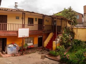 Cusco, casa a precio de terreno 457m2