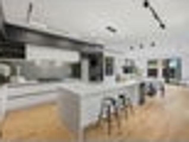Cutting Edge Luxe In Bucklands Beach!