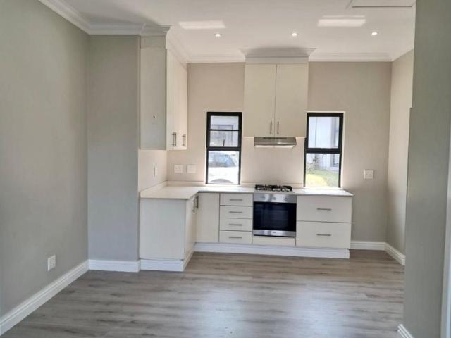 Cute and quaint retirement unit in palm lakes estate
