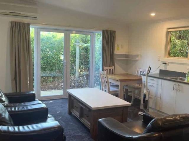 Cute and Sunny 3Bed Home with 3BR in Dunedin