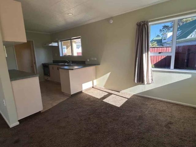 Cute & Cosy 2 Bedroom Home – Sunny, Low Maintenance Living