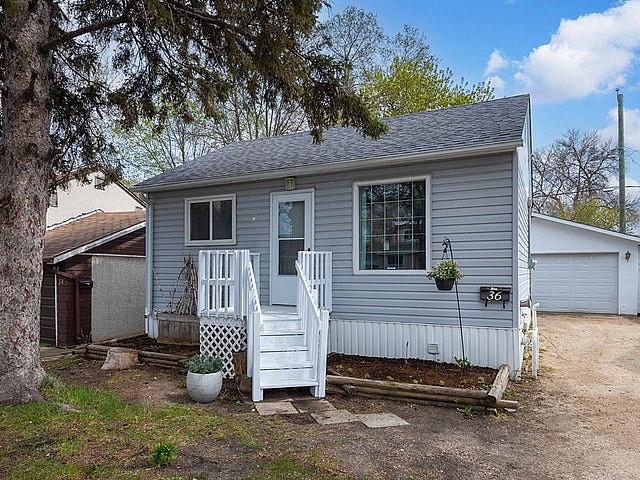 Cute St Vital Bungalow Only $279,900