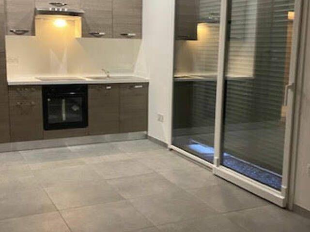 CUVRY F2 RESIDENCE NEUVE CUISINE EQUIPEE JARDIN