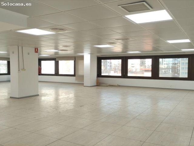 CUZCO ORENSE, 690m2, exterior con 4 fachadas a la calle muy luminosa