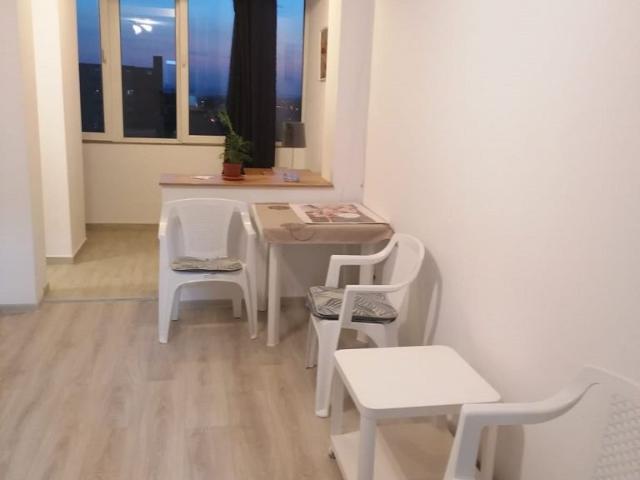 Cv 168 Bd.Independentei, garsoniera confort I, etaj intermediar