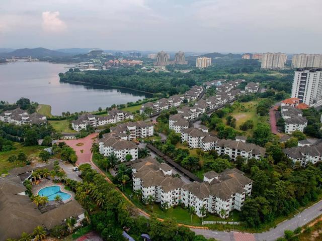 Cyber Heights Villa Cyberjaya Lake View Condo For Sale