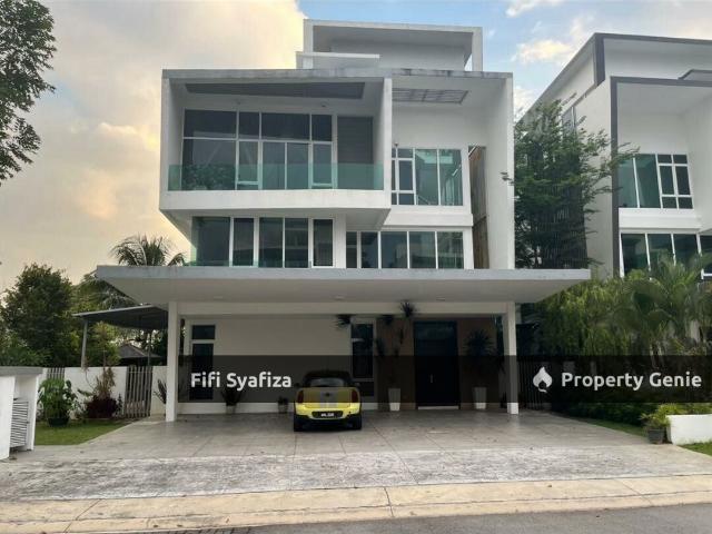 Luxurious 3.5 Storey Bungalow for Sale in Aspen Garden Residence