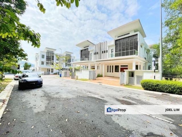 Cyberjaya Special Cornerlot 23ft extra land !