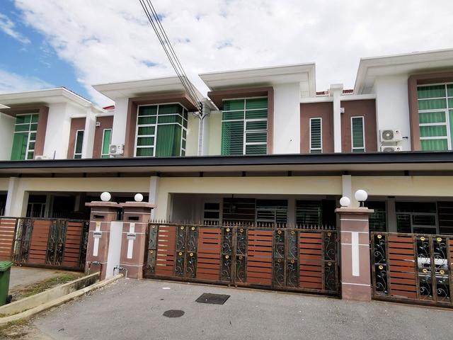 CYBERJAYA BELOW MARKET VALUE 20 Freehold 28x90 Red Brick Wall