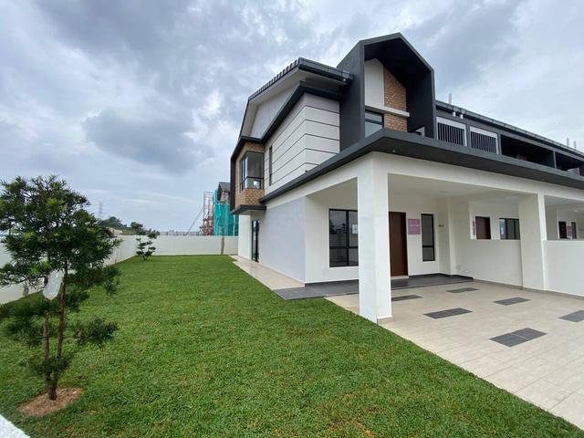 Cyberjaya Double Storey 22x75 Monthly 1800 Only