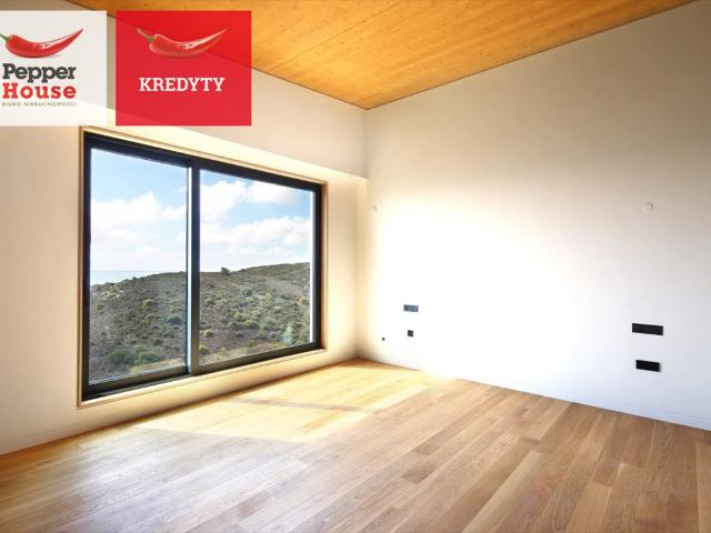 Luksusowy apartament z prywatnym basenem i panoramicznymi widokami