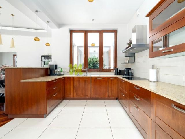 Cyprysowa 598,80 m², Chyby