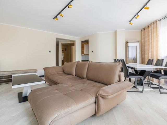 Czteropokojowy Apartament blisko Lasu Kabackiego